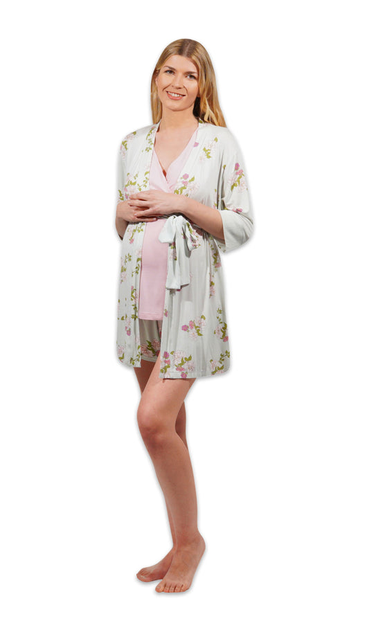Peony Adaline 3-Piece Set. Pregnant woman wearing 3/4 sleeve robe, tank top and short with hands resting on belly.
