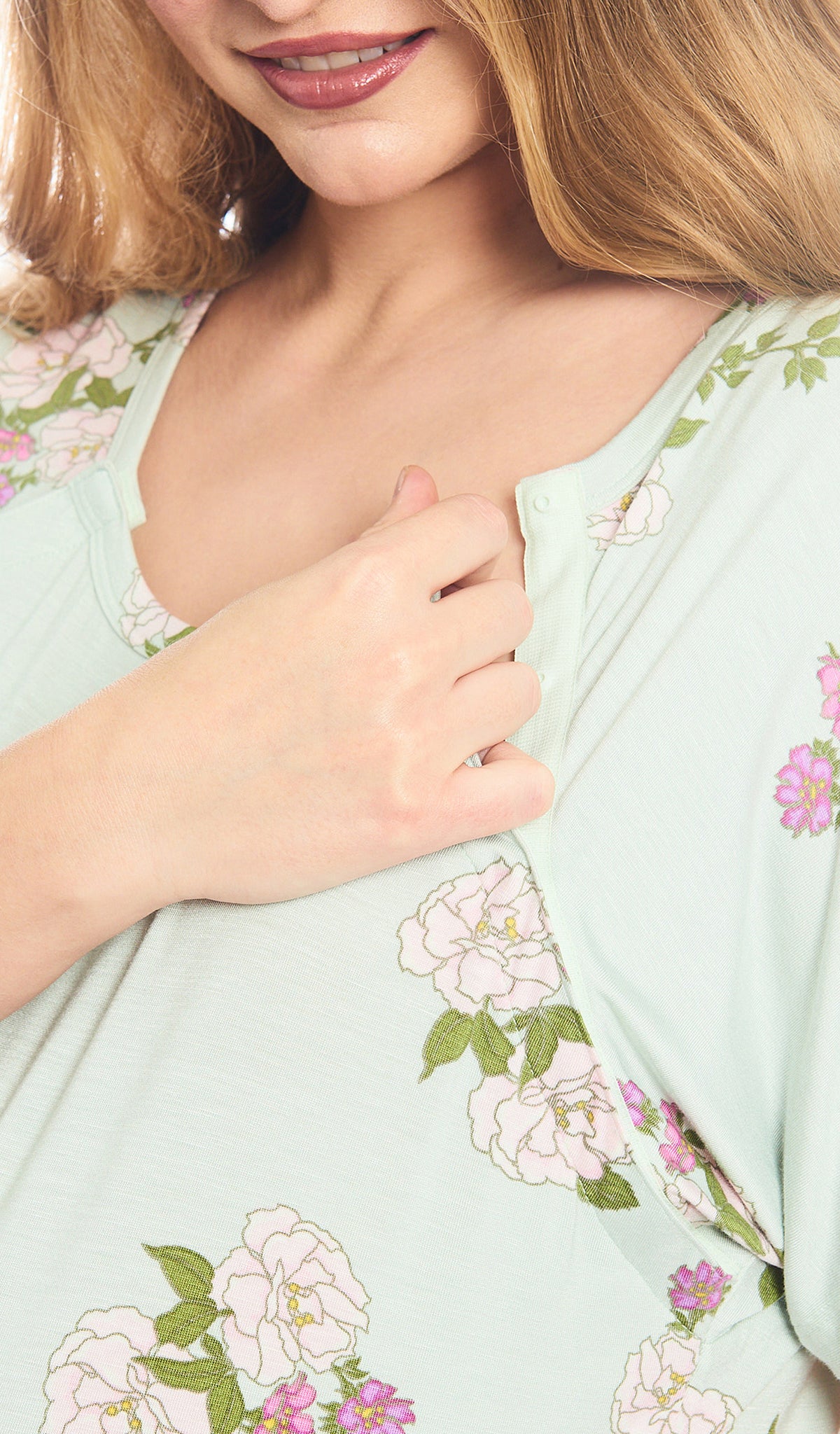 Peony Rosa hospital gown, detailed shot of nursing access through snap opening.