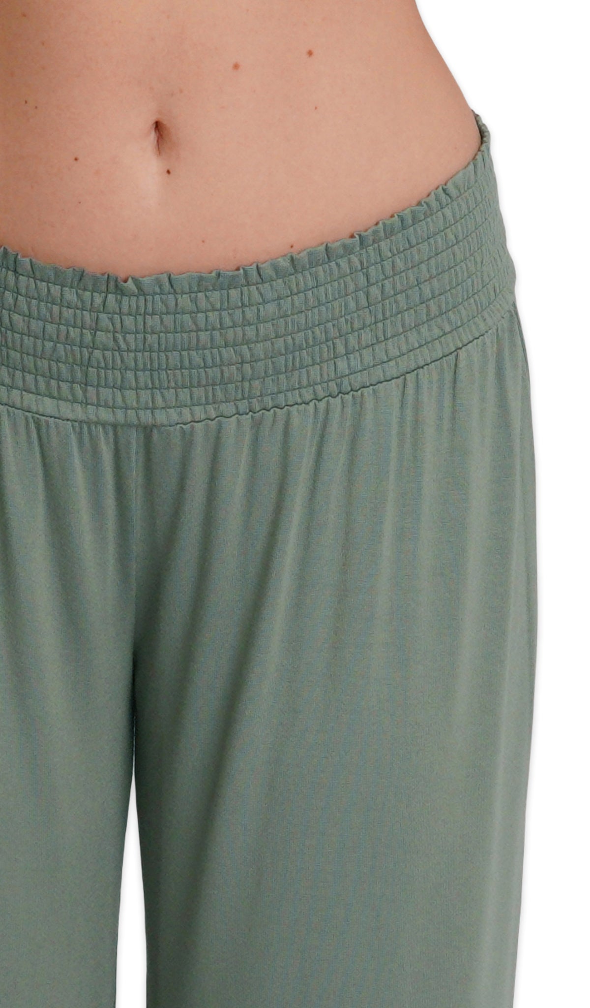 Basil Analise 5-Piece Set, detailed shot of smocked elastic waistband.